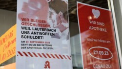 Plakat zum Apothekenprotest am 27. September in einer Apotheke in Dortmund. (Foto: imago images / snowfieldphotography)