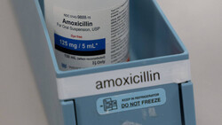 Auch die US-amerikanische Arzneimittelbehörde FDA hat im November auf einen Engpass bei Amoxicillin-Pulver zur Herstellung von Suspensionen aufmerksam gemacht.&nbsp;(s / Foto: IMAGO / ZUMA Wire)