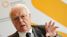 Entscheidende Verhandlungen für Apotheker: Rainer Hess, langjähriger Vorsitzender des G-BA, soll den Streit um die Retax-Regelung bringen. (Foto: dpa)