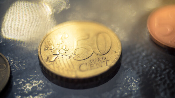 BMG hält an 50 Cent Engpass-Zuschlag für Apotheken fest