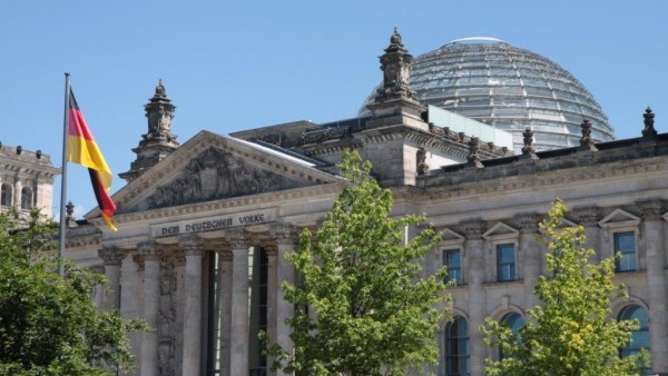 DrEd-Rezepte, Berufsbild und klinische Studien im Bundestag