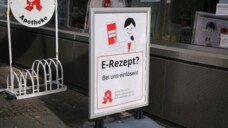 In Berlin haben im März bereits fast die Hälfte der Apotheken E-Rezepte angenommen. (Foto: IMAGO / cord)