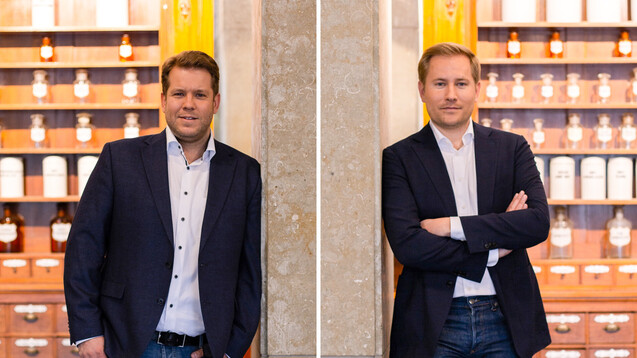 Dr. Sven Simons und Maximilian Achenbach, Geschäftsführer von gesund.de, erzählen im Interview, welche Auswirkungen die Verschiebung de E-Rezepts auf ihre Pläne hat. (c / Fotos: gesund.de)