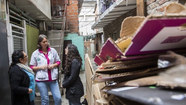 Dr. Carina Vetye in einem Slum von Buenos (Foto: AoG)&nbsp;