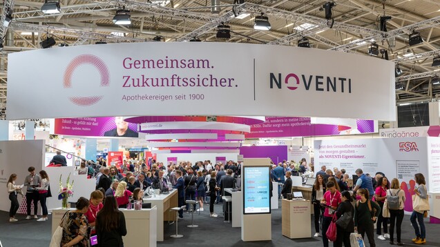 Noventi-Messestand auf der Expopharm 2022 in München. (Foto: Schelbert / DAZ)
