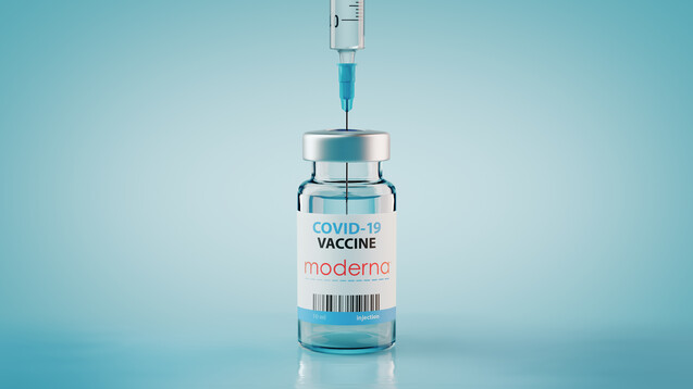 Werden bivalente mRNA-Impfstoffe (gegen Omikron) die Corona-Booster des Herbsts 2022? Moderna scheint aktuell auf dieses „Pferd“ zu setzen. Wer sollte sich damit impfen lassen? (Symbolbild: Feydzhet Shabanov / AdobeStock)
