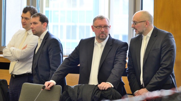 Die vier Strafverteidiger des Bottroper Zyto-Apothekers Peter S. (Foto: hfd / DAZ.online)