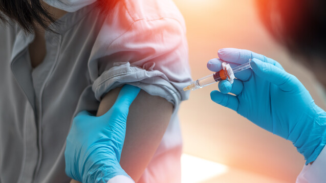 Das möglicherweise größte der aktuell im Raum stehenden Modellprojekte zur Grippeschutzimpfung in Apotheken wird schon bald in Niedersachsen beginnen.&nbsp;(x / Foto: Kunatorn / stock.adobe.com)