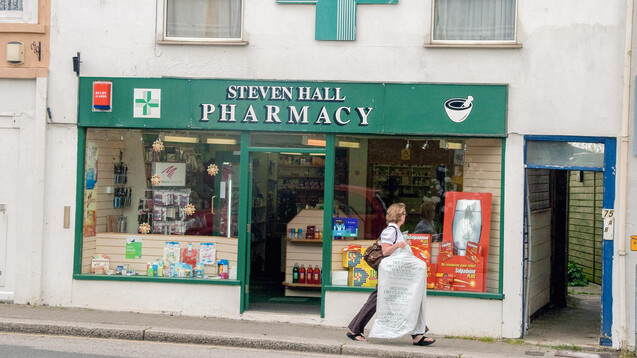 In UK können Apotheker auf Medikaionsdaten des Hausarztes zugreifen. Doch davon machen sie kaum Gebrauch.  (Foto: imago)