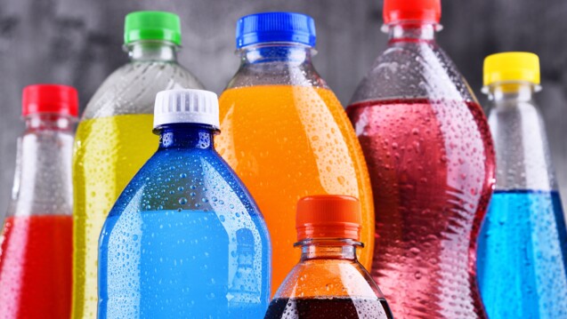 Stark mit Fructose gezuckerte Getränke, zum Beispiel Softdrinks, wirken sich besonders negativ auf die Stoffwechselgesundheit aus. (Foto: monticellllo / AdobeStock)