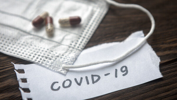 Arzneimittelnebenwirkungen bei COVID-19: Bitte melden! 