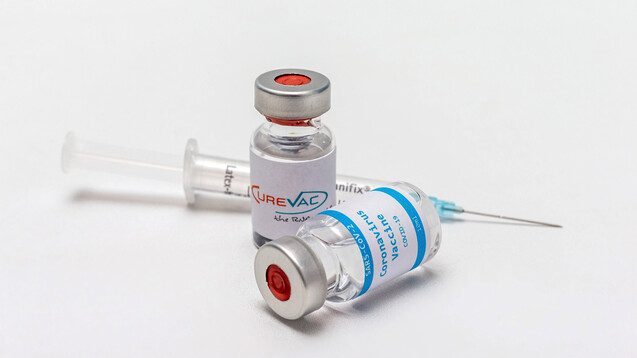 Curevac berichtet über positive Zwischenergebnisse bei seinem Coronavirus-Impfstoffkandidaten CVnCoV. (m / Foto: imago images / MiS)