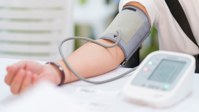 Bluthochdruck ist der wichtigste veränderbare Risikofaktor für Mortalität. Doch er bleibt häufig unerkannt. (c / Foto:&nbsp;CasanoWa Stutio / AdobeStock)