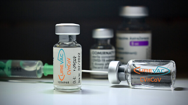 Was ist schuld an der schlechten Impfwirksamkeit von CVnCoV? Liegt es an den Varianten oder doch eher an der unmodifizierten mRNA oder der Dosierung? (Foto: IMAGO / Sven Simon)