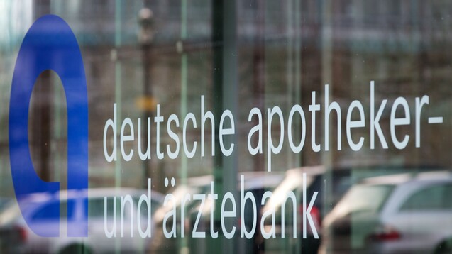 Die Apobank hofft, bald wieder auf Vor-Umzugs-Niveau agieren zu können. (x / Foto: picture alliance / dpa | Martin Gerten)