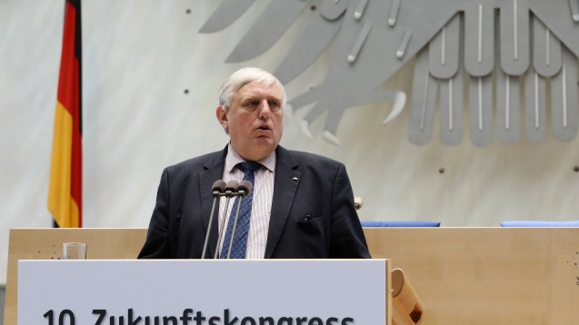 Karl-Josef Laumann (CDU), Gesundheitsminister von Nordrhein-Westfalen, setzt sich ohne Wenn und Aber für die Apotheke vor Ort ein. (Foto: Alois Müller)  