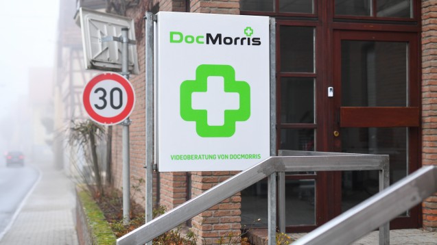 Geld für die Klage: Die Apotheker-Genossenschaft Noweda unterstützt ihre Mitglieder finanziell bei Klagen gegen neue DocMorris-Abgabeautomaten. (Foto: dpa)