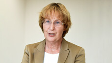 Niedersachsens Ärztekammer-Präsidentin Martina Wenker hält nichts von der Idee, dass Apotheker impfen. (Foto: dpa)