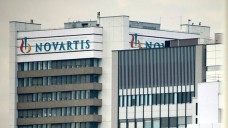 Gegen den Pharmakonzern Novartis, hier das Firmengebäude am Sitz in Basel, ermittelt die US-Justiz - und nun auch das türkische Gesundheitsministerium. (Foto: dpa) 