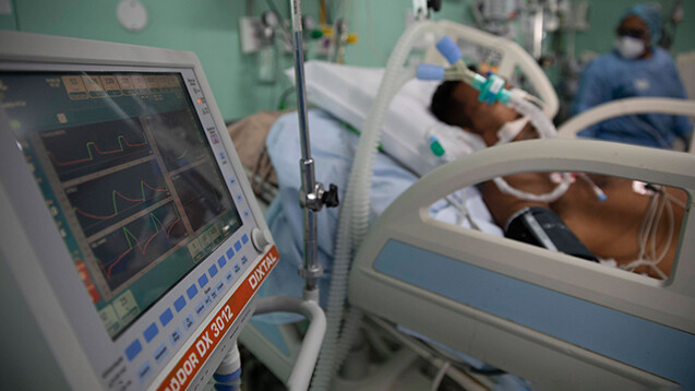 „Ärzte ohne Grenzen“ berichten vom kollabierenden Gesundheitssystem in Brasilien, in Manaus seien alle Intensivbetten belegt, und sehr viele schwer Erkrankte warteten dringend auf Behandlung.&nbsp;(Foto: IMAGO / ZUMA Wire)