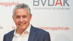 Der BVDAK-Vorsitzende Stefan Hartmann stellt sich hinter die Freie Apothekerschaft. (Foto: BVDAK)
