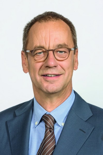 Dr. <b>Christian Rotta</b>,Geschäftsführer des Deutschen Apotheker Verlags - k4_1180573_3367131_1411541265_01-399x600