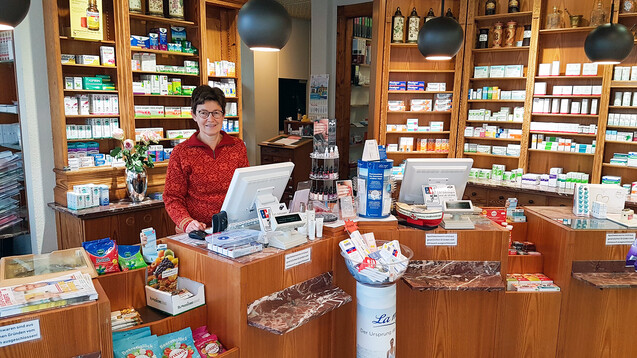 Apothekerin Rita Ademes betreibt eine Apotheke auf Wangerooge, wo angeblich die Kupfermünzen als Zahlungsmittel abgeschafft werden sollen. (Foto: privat)