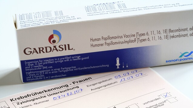 Der erste HPV-Impfstoff Gardasil erhielt seine Zulassung im September 2006 und schützt vor den Virentypen 16 und 18 sowie vor den Typen 6 und 11. Seit 2015 gibt es Gardasil 9. (x / Foto: IMAGO / imagebroker / schreiter)