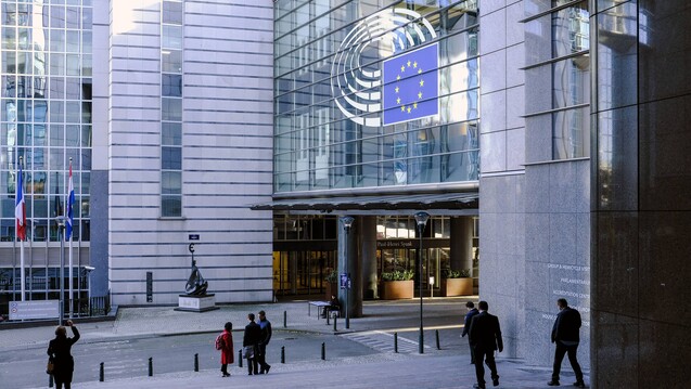 Das Europäische Parlament stimmt im April über den Kompromiss zur Änderungen des SPC-Verordnung ab. (j/Foto: imago/Michael Kneffel)