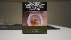 Schockbilder und große Warnhinweise auf Zigarettenpackungen gibt es anderswo, z. B. in Australien, schon länger. Jetzt zieht Deutschland nach (Foto: DAZ). 