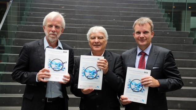 Ludwig, Glaeske und Baas präsentierten heute den TK-Innovationsreport 2015 mit einer Bewertung von Arzneimitteln aus 2012. (Foto: TK)