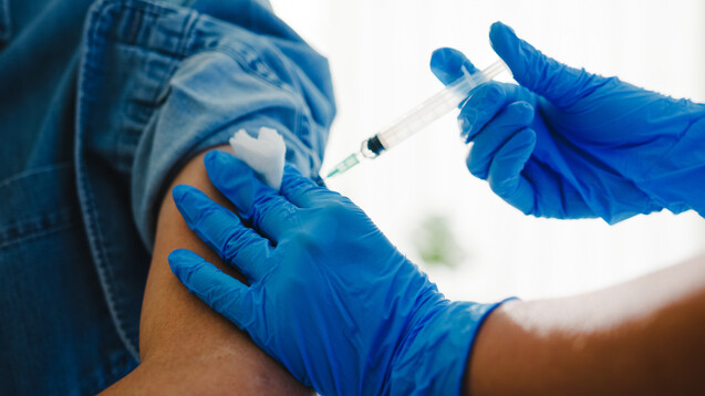 Der BPhD will die Impfkampagne mit der Immunisierung in Apotheken beschleunigen. „Es geht nicht nur darum, wer den Stich setzt“, sagte auch Gesundheitsminister Jens Spahn. (Bild: &nbsp;tirachard / AdobeStock)