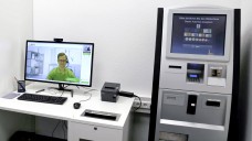 Video-Beratung durch einen Apotheker oder eine PTA und Arzneimittel aus dem Automaten – das ist für DocMorris Versandhandel. (Foto: diz / DAZ.online)