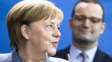 Bundeskanzlerin Angela Merkel (CDU) hat Bundesgesundheitsminister Jens Spahn gelobt: Er schaffe eine Menge weg, so die Kanzlerin. (Foto: imago images / E. Contini)