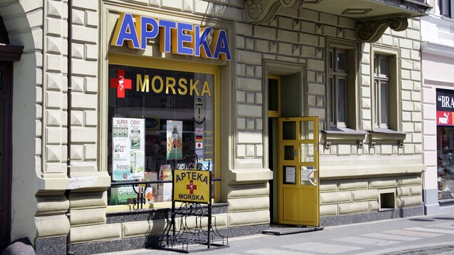 Einem Bericht des MDR zufolge haben die Lieferengpässe in Polens Apotheken auch oft mit illegalen Exporten zu tun. (s / Foto: imago images / Peters)