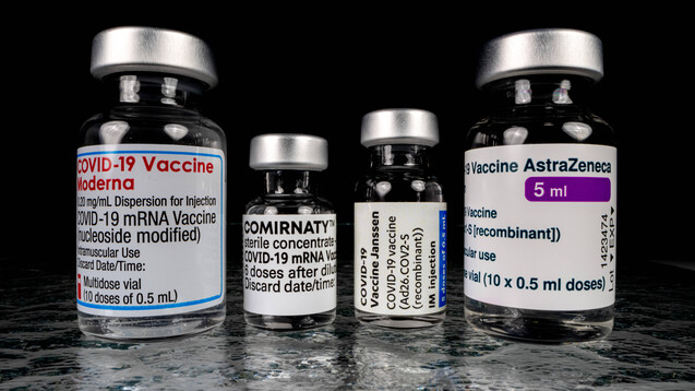 Eine wichtige Änderung steht auch für die Bestellung des COVID-19-Impfstoffs von Moderna (Spikevax) an. (s / Foto: IMAGO / Beautiful Sports)