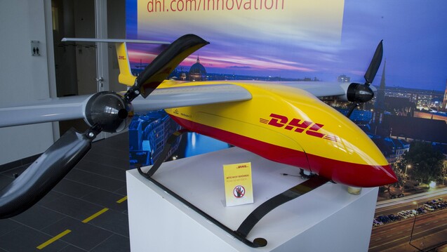 Die DHL startet in China mit einem Drohnen-Projekt durch (hier ein Beispiel aus Deutschland). (r / Foto: imago images / Sven Simon)