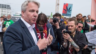 SPD Berlin diskutiert über Cannabis-Abgabe in Apotheken