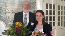 Generationenwechsel beim BVVA: Klaus Peterseim freut sich, dass mit Heike Gnekow eine kompetente Nachfolgerin für das Amt der Vorsitzenden gefunden wurde. (Foto: daz/ks)