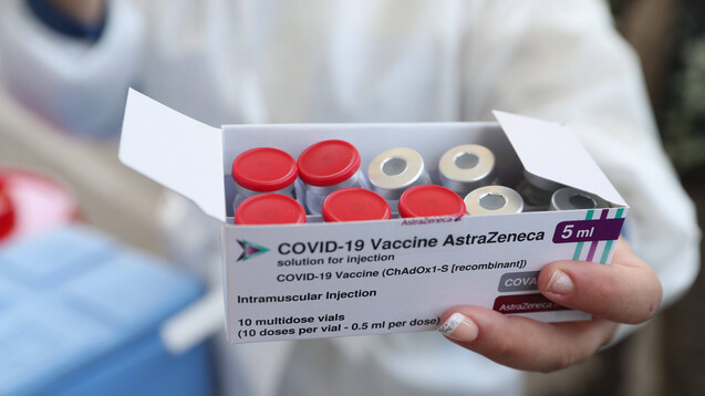 Sind Proteine für die Nebenwirkungen des AstraZeneca-Impfstoffs verantwortlich? (s / Foto: IMAGO / ZUMA Wire)