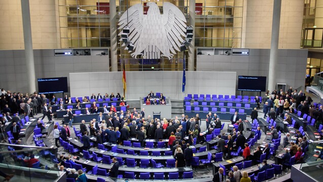 In namentlicher Abstimmung hat der Bundestag am heutigen Donnerstag eine moderate Reform der Organspende in Deutschland beschlossen. (m / Foto: imago images / Spicker)