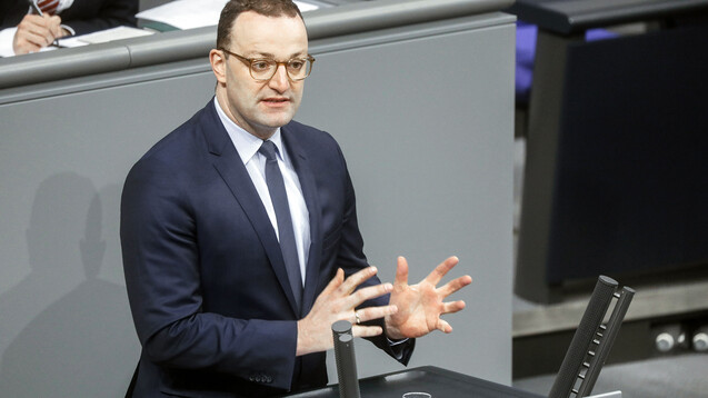 Rx-Boni nicht für PKV-Versicherte, kein EU-Notifizierungsverfahren: Bundesgesundheitsminister Jens Spahn (CDU) hat sich zur geplanten Apotheken-Reform im Bundestag geäußert. (m / Foto: imago)