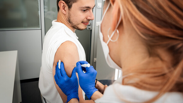 Bundesverband der Organtransplanierten fordert COVID-19-Impfungen in den Apotheken