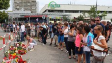 München in Trauer: Beim Olympia-Einkaufszentrum kam es am Freitag zu einem Amoklauf. Apotheker halfen, so gut sie konnten - im Einkaufszentrum sowie auch in einer Filiale in der Nähe. (Foto: picture alliance)