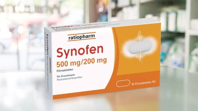 Aus der Schublade in die Sichtwahl: Das Kombinationspräparat Synofen (Paracetamol/Ibuprofen) ist nicht mehr rezeptpflichtig. (Quelle: ratiopharm | Voy_ager / AdobeStock)