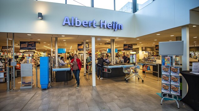 In den knapp 200 Filialen der Lebensmittelkette Albert Heijn werden Medikamente angeboten, deren Abgabe eigentlich auf die Apotheken und Drogerien beschränkt ist. (m / Foto: imago images / Pro Shots)