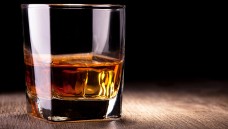 Das gleichnamige alkoholische Getränk hatte im US-amerikanischen Club „Whisky a Go Go“ der 1960er-Jahre eher eine untergeordnete Bedeutung.(Foto: Alexandr Steblovskiy / stock.adobe.com)
