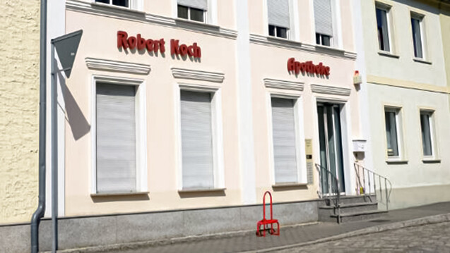 Die Schließung der Robert-Koch-Apotheke in Niemegk (Brandenburg) beschäftigt derzeit Behörden, die Landesapothekerkammer aber auch das Gesundheitsministerium. (Foto: Amt Niemegk)