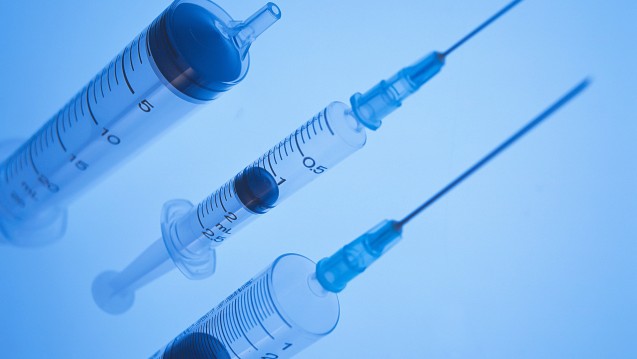 Was erstatten die Krankenkassen? Die Dreifach- oder die Vierfachimpfung bei Grippe? (Foto: ykordik / Stock.adobe.com)