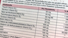 Es gibt viele Nahrungsergänzungsmittel (NEM) mit hochdosiertem Vitamin B12 auf dem Markt. (m / Foto: jb / DAZ.online)